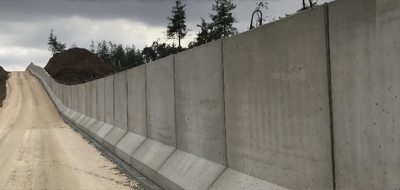 Suriye-Türkiye sınırında duvarın yarısı tamamlandı